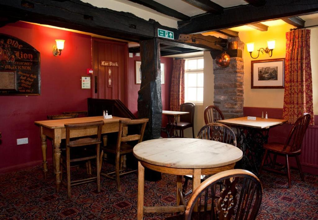 The Old Black Lion ヘイ＝オン＝ワイ エクステリア 写真