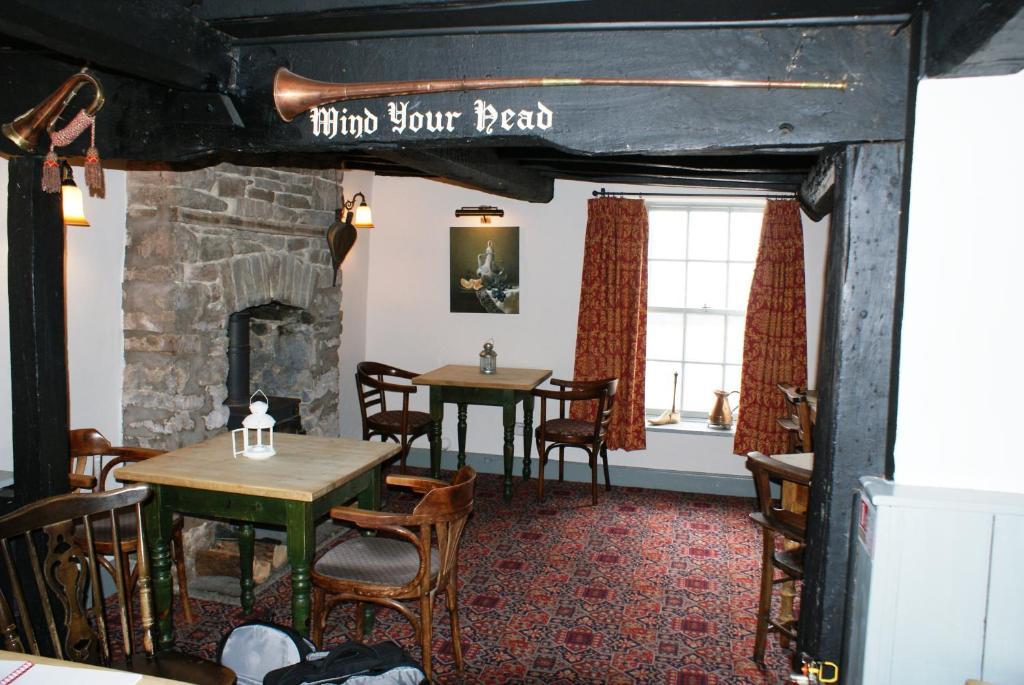 The Old Black Lion ヘイ＝オン＝ワイ エクステリア 写真